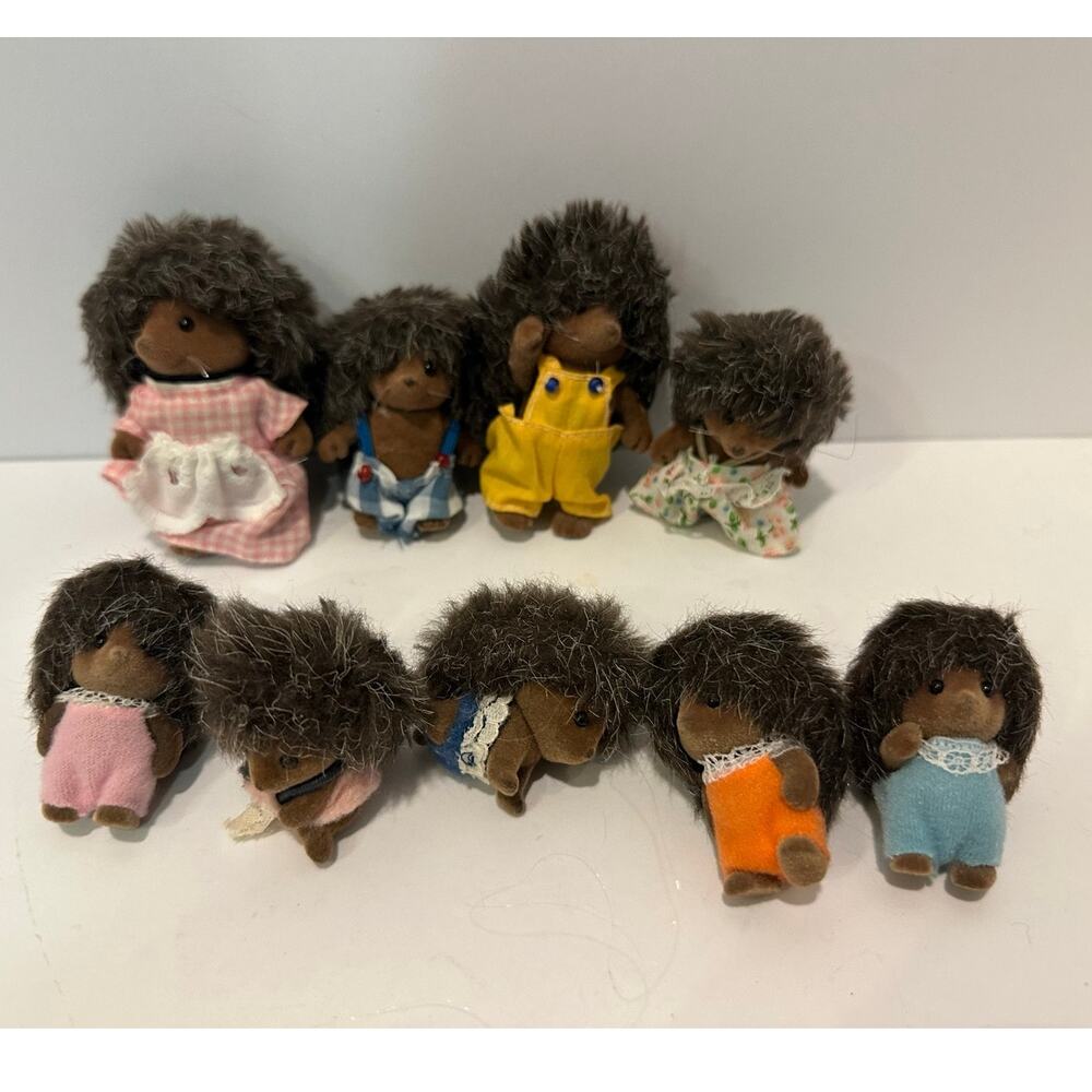 Calico Critters Hedgehog Family with extra babies toddlers